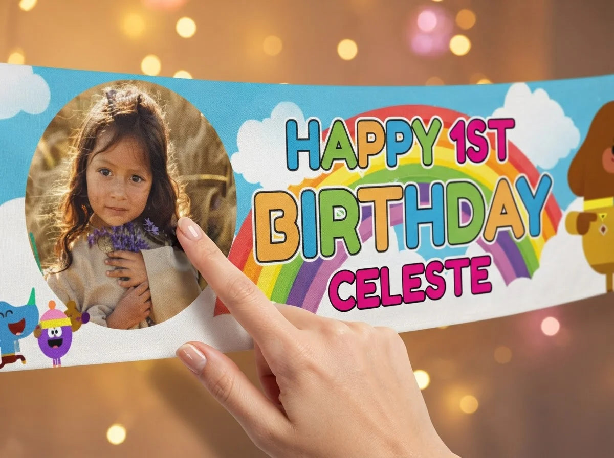 Close-up of the personalised name and photo printed on the Hey Duggee Birthday Banner